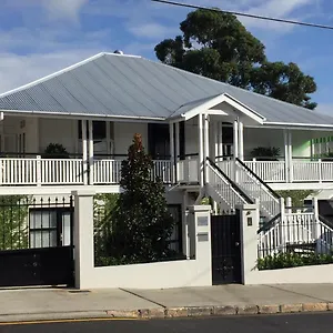Bed & Breakfast Heal House Brisbane